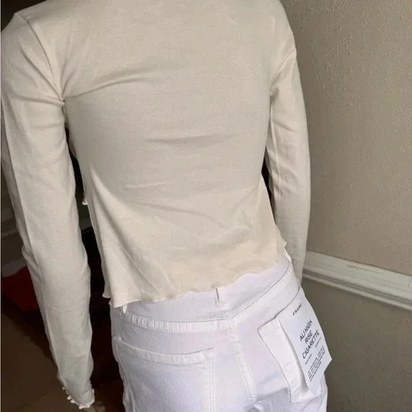 Urban Outfitters Cream Tie Front Long Sleeve Top Size Small NWOT - Picture 6 of 8